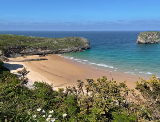 Playa de Ballota en Asturias